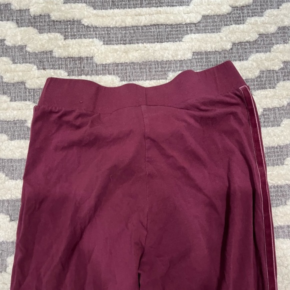 Adidas Originals Gold Logo‎ Tonal Stripe Leggings in Crimson - Picture 13 of 15